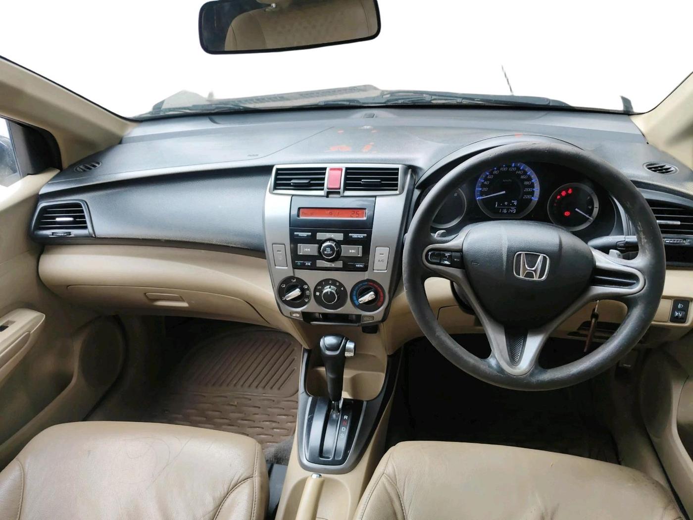 2013 Honda City 1.5L I-VTEC S AT, Petrol, Automatic, 1,16,149 km, interior