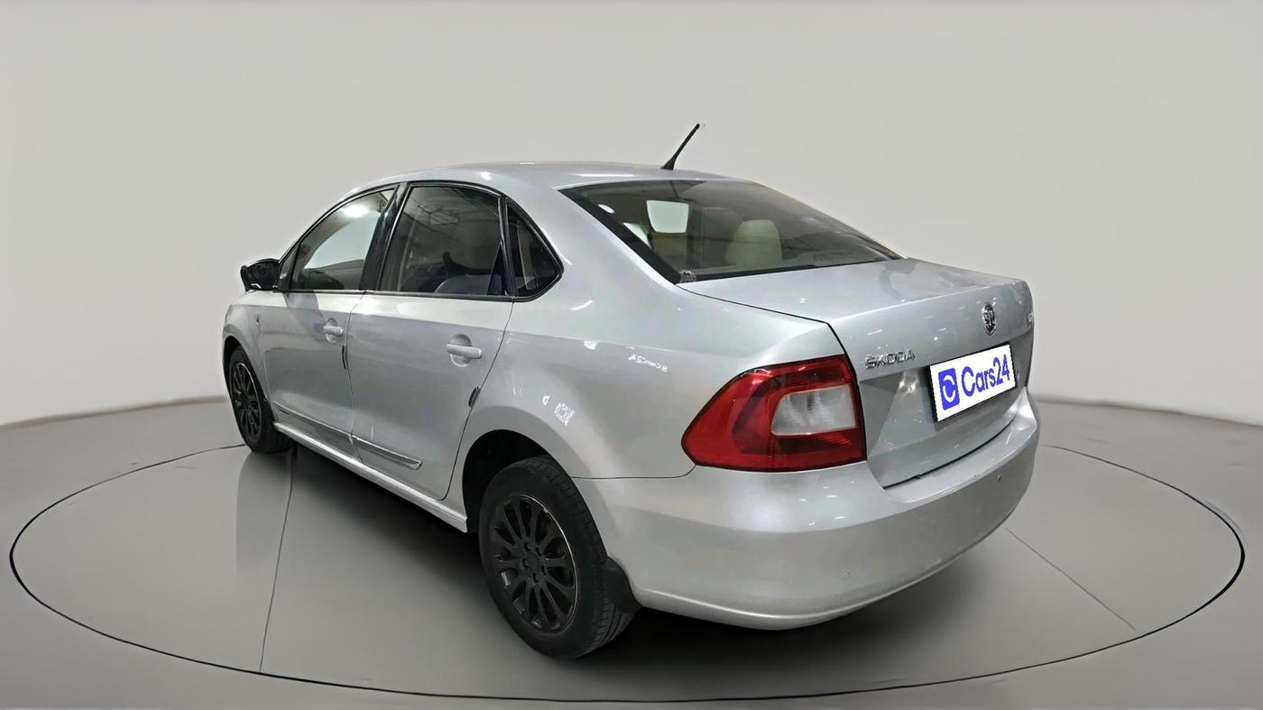 2015 Skoda Rapid 1.5 TDI CR ELEGANCE PLUS AT, Diesel, Automatic, 1,36,150 km, exterior