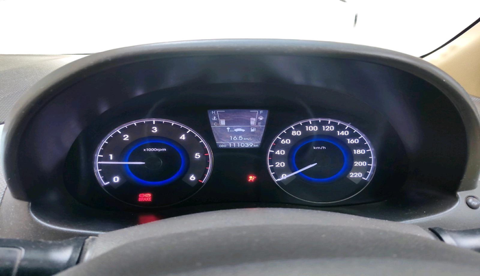 2013 Hyundai Verna FLUIDIC 1.6 CRDI SX, Diesel, Manual, 1,11,039 km, interior