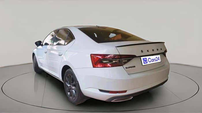 2021 Skoda Superb SPORTLINE AT, Petrol, Automatic, 1,37,504 km, exterior