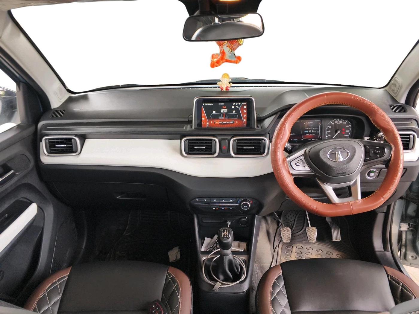 2022 Tata PUNCH CREATIVE  MT, Petrol, Manual, 48,929 km, interior