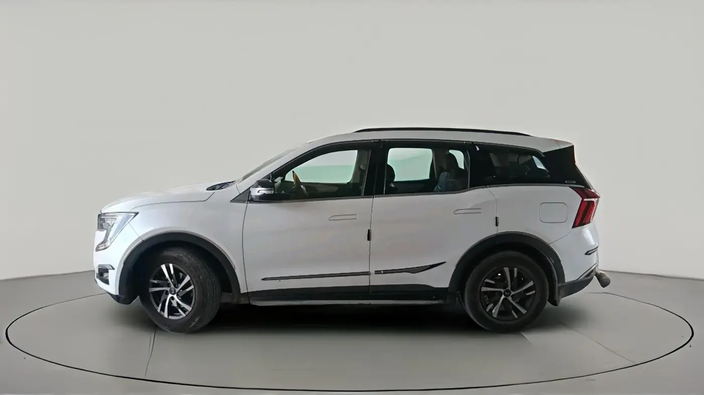 2023 Mahindra XUV700 AX 5 D AT 7 STR, Diesel, Automatic, 81,255 km, exterior