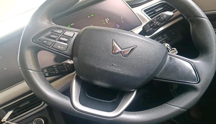 2023 Mahindra XUV700 AX 5 D AT 7 STR, Diesel, Automatic, 81,255 km, interior