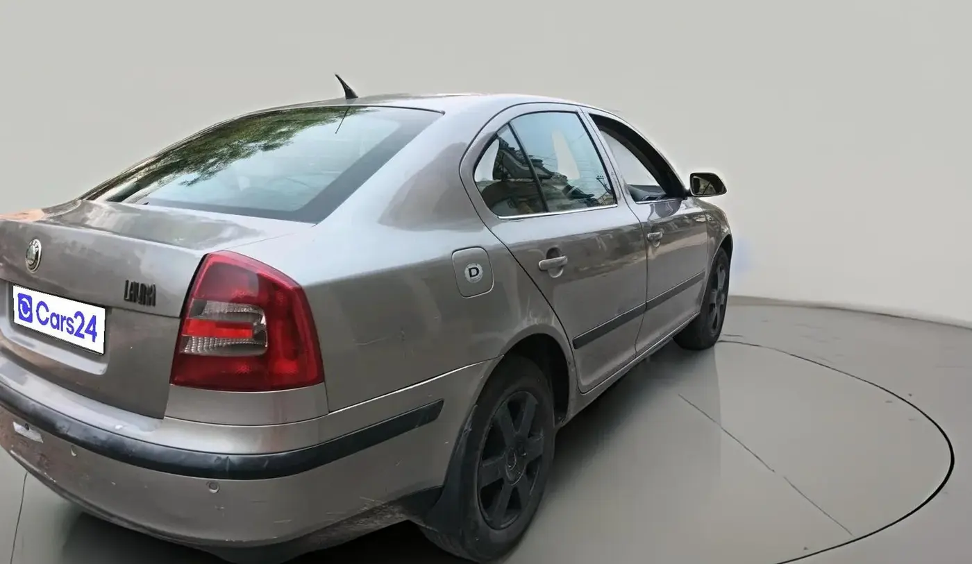 2007 Skoda Laura L&K 1.9 PD AT, Diesel, Automatic, 1,56,953 km, exterior