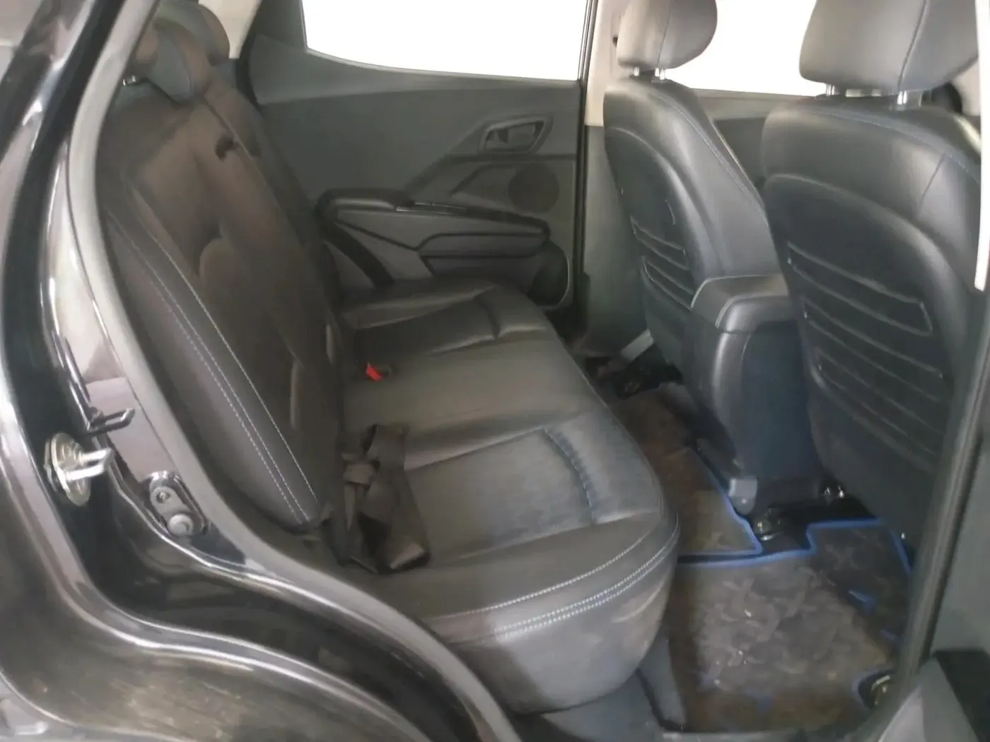 2023 Mahindra XUV400 EL 7.2 KW, Electric, Automatic, 43,681 km, interior