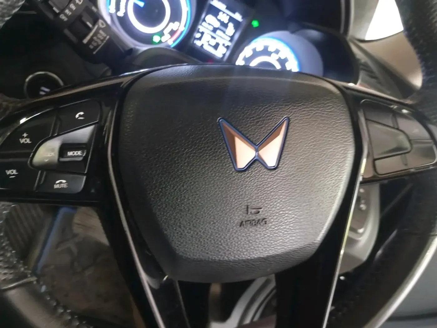 2023 Mahindra XUV400 EL 7.2 KW, Electric, Automatic, 43,681 km, interior