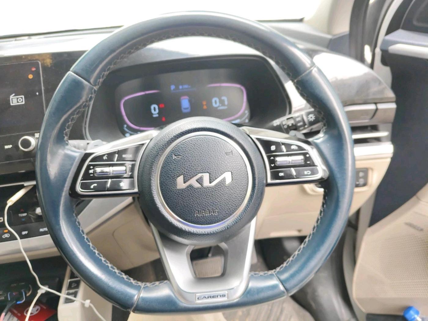 2022 KIA CARENS LUXURY PLUS 1.5 DIESEL AT 6 STR, Diesel, Automatic, 1,01,991 km, interior