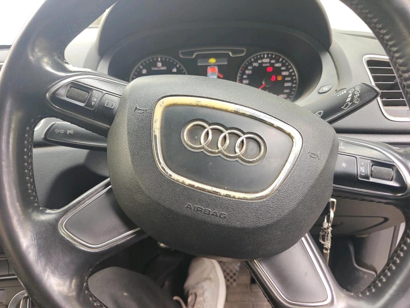 2013 Audi Q3 2.0 QUATTRO TDI AT, Diesel, Automatic, 1,17,324 km, interior
