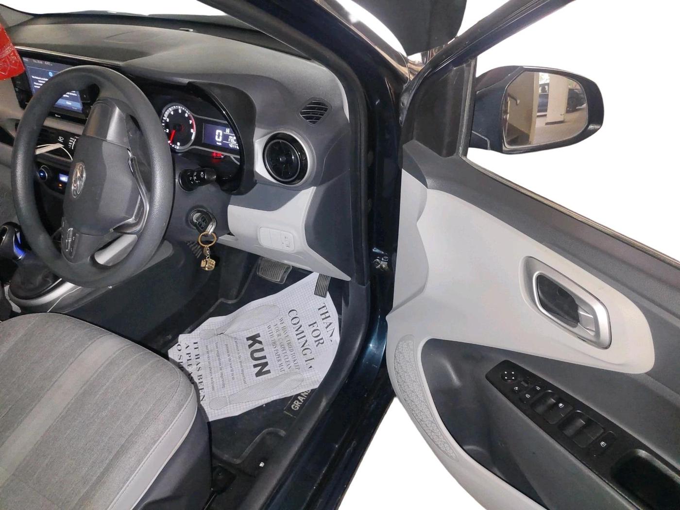 2022 Hyundai GRAND I10 NIOS SPORTZ AMT 1.2 KAPPA VTVT, Petrol, Automatic, 40,111 km, interior