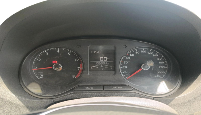 2014 Volkswagen Polo HIGHLINE1.2L, Petrol, Manual, 1,06,334 km, interior