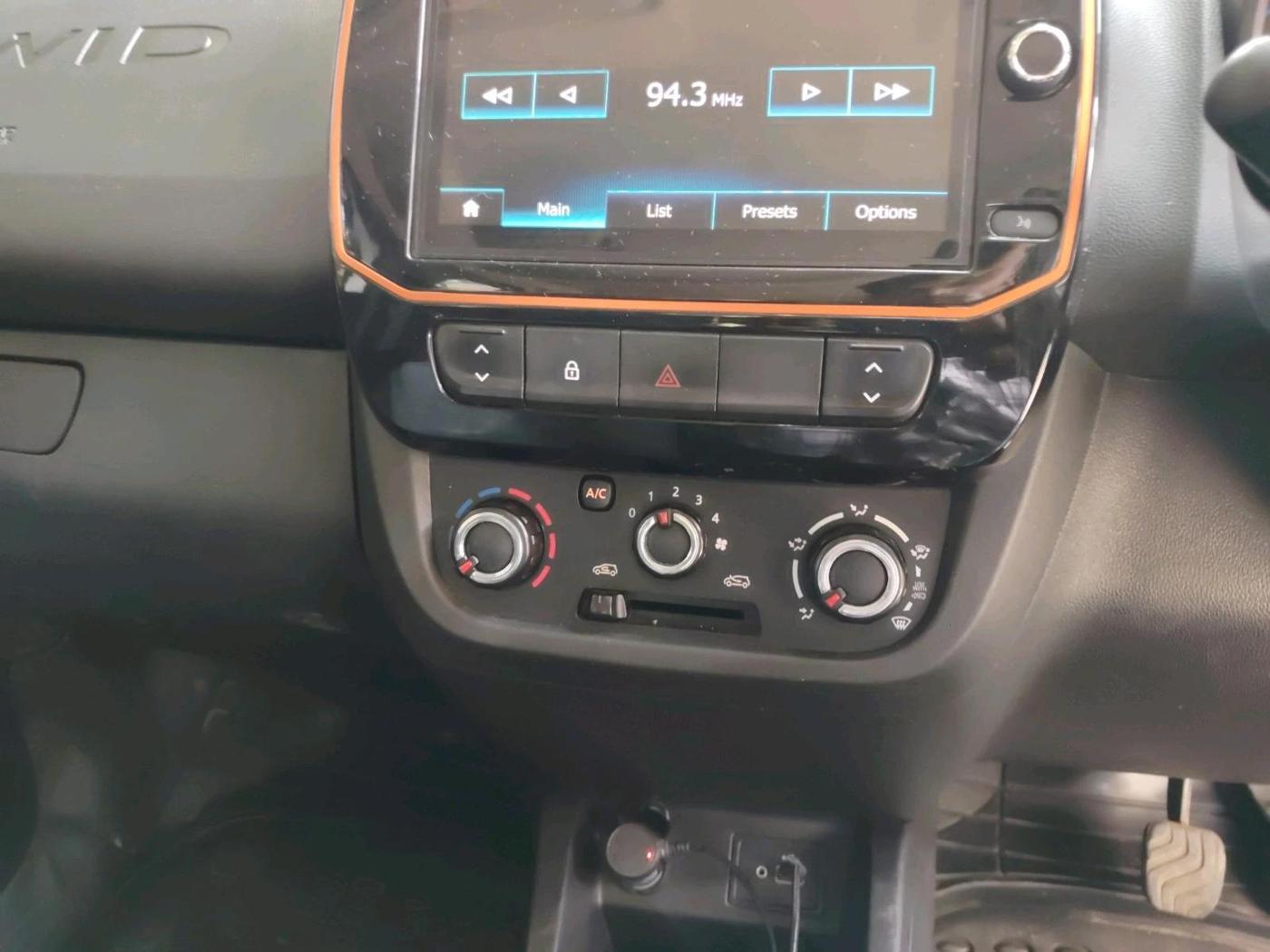2020 Renault Kwid CLIMBER 1.0 AMT (O), Petrol, Automatic, 41,491 km, interior