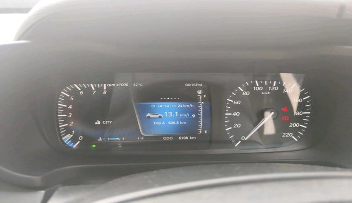 2024 Tata ALTROZ XZ + SUNROOF, Petrol, Manual, 6,108 km, interior