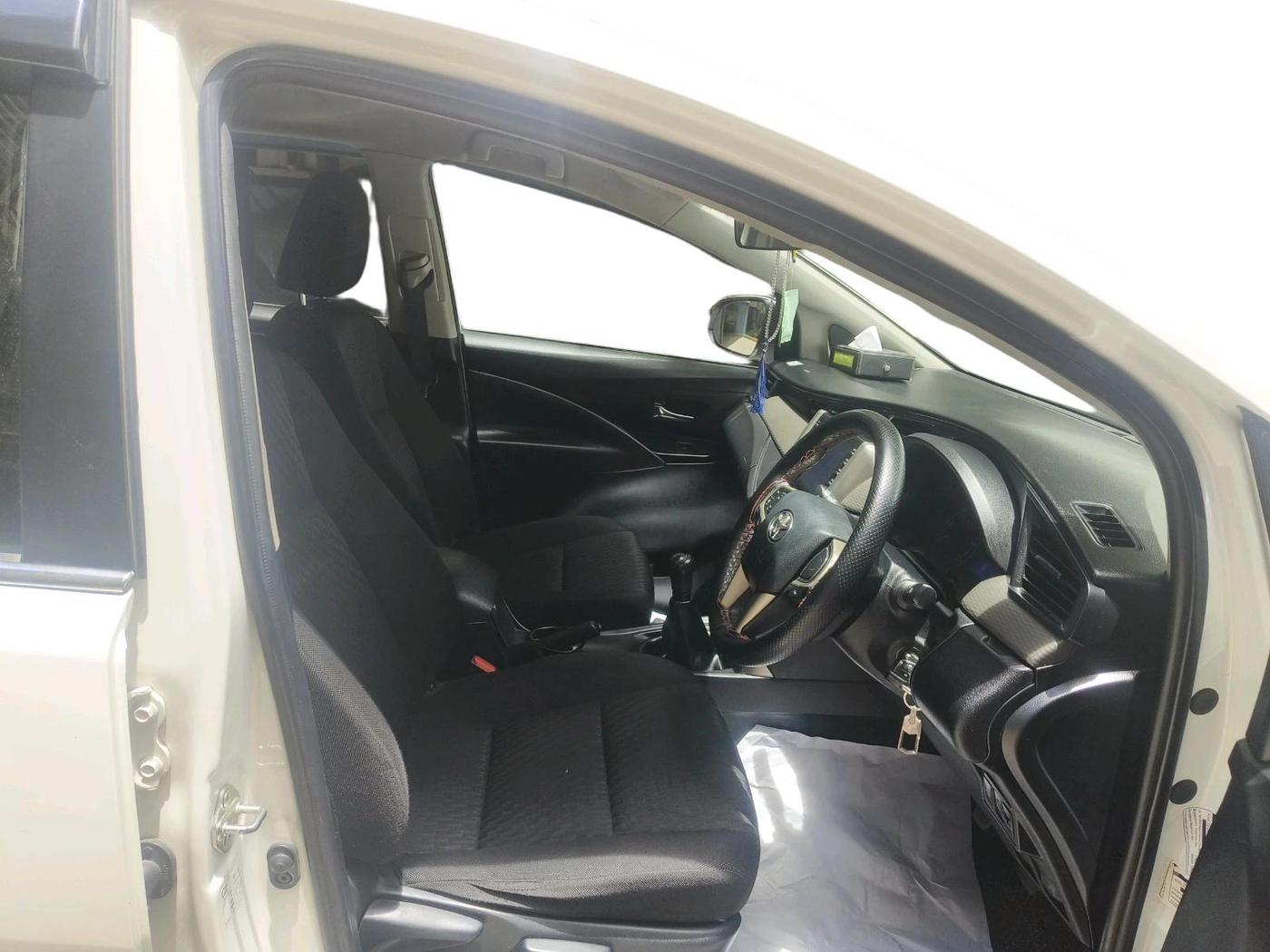 2022 Toyota Innova Crysta 2.4 G 7 STR, Diesel, Manual, 1,49,321 km, interior