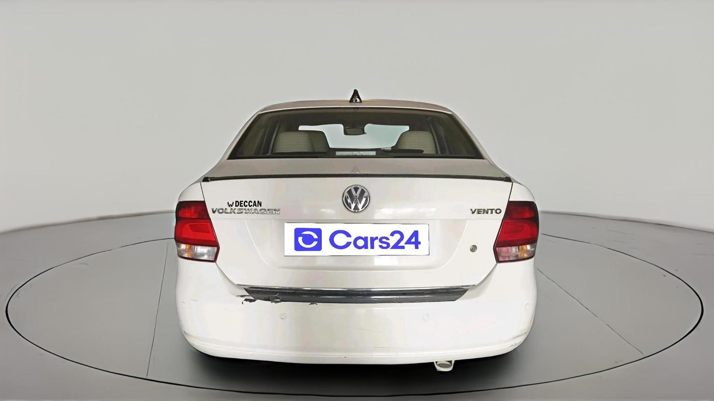 2011 Volkswagen Vento COMFORTLINE 1.6, Petrol, Manual, 50,028 km, exterior