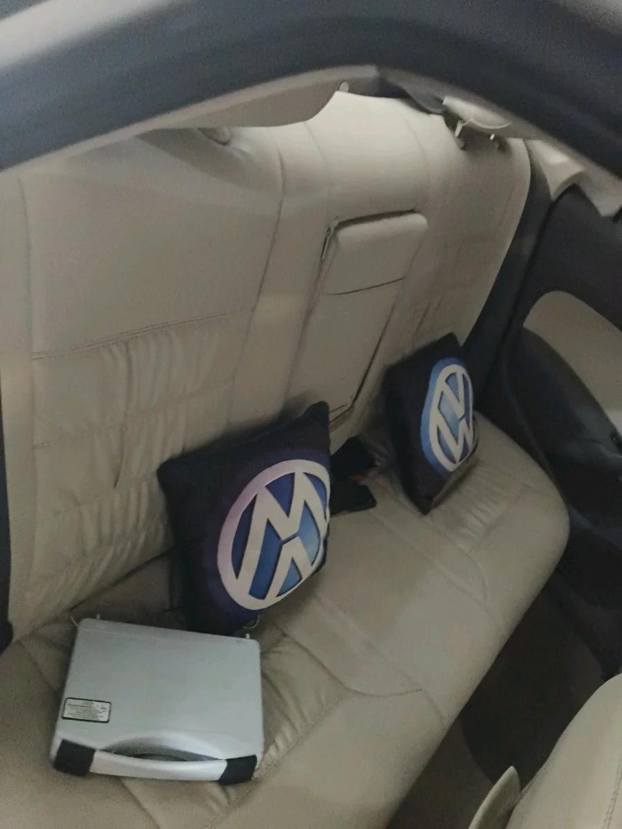 2011 Volkswagen Vento COMFORTLINE 1.6, Petrol, Manual, 50,028 km, interior