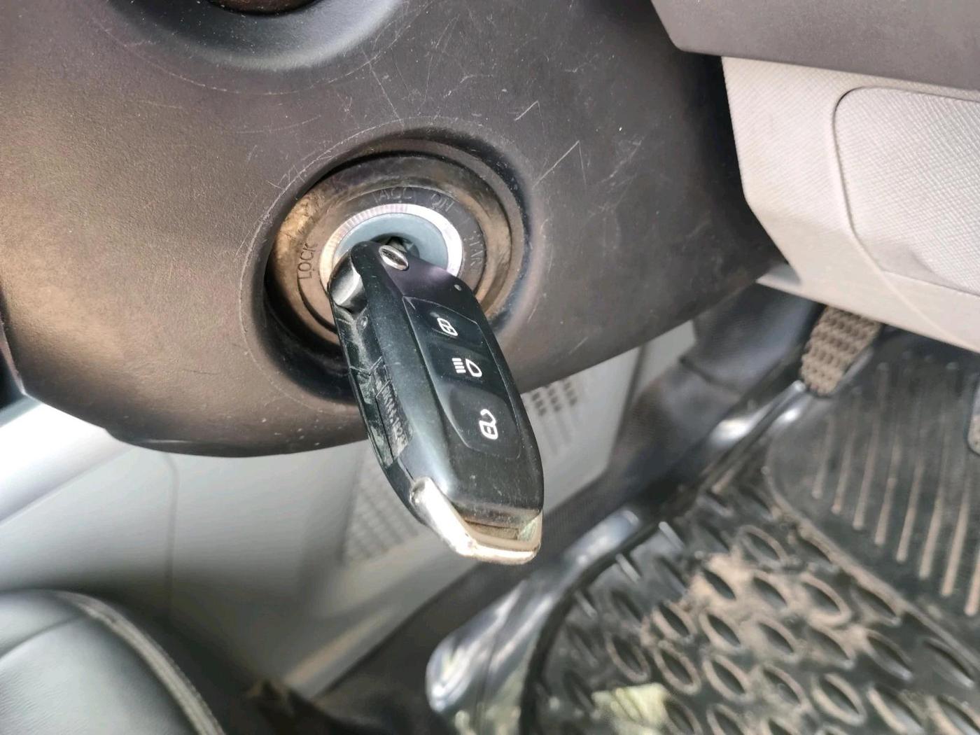 2018 Tata NEXON XM PETROL, Petrol, Manual, 84,415 km, interior