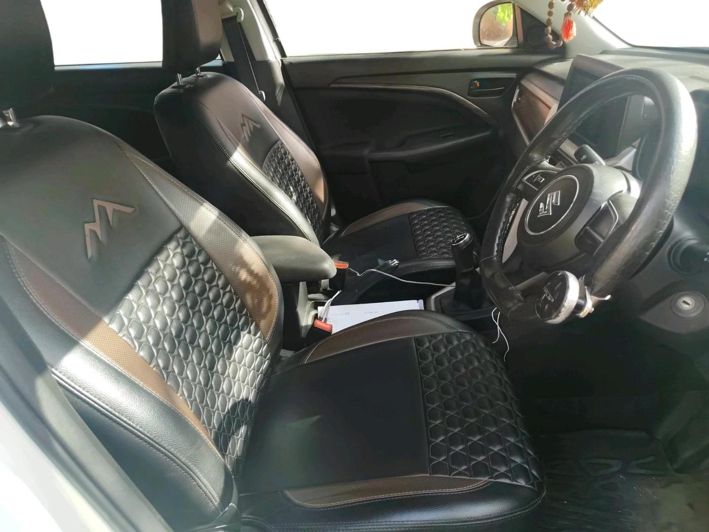 2023 Maruti BREZZA VXI SMART HYBRID, Petrol, Manual, 86,758 km, interior