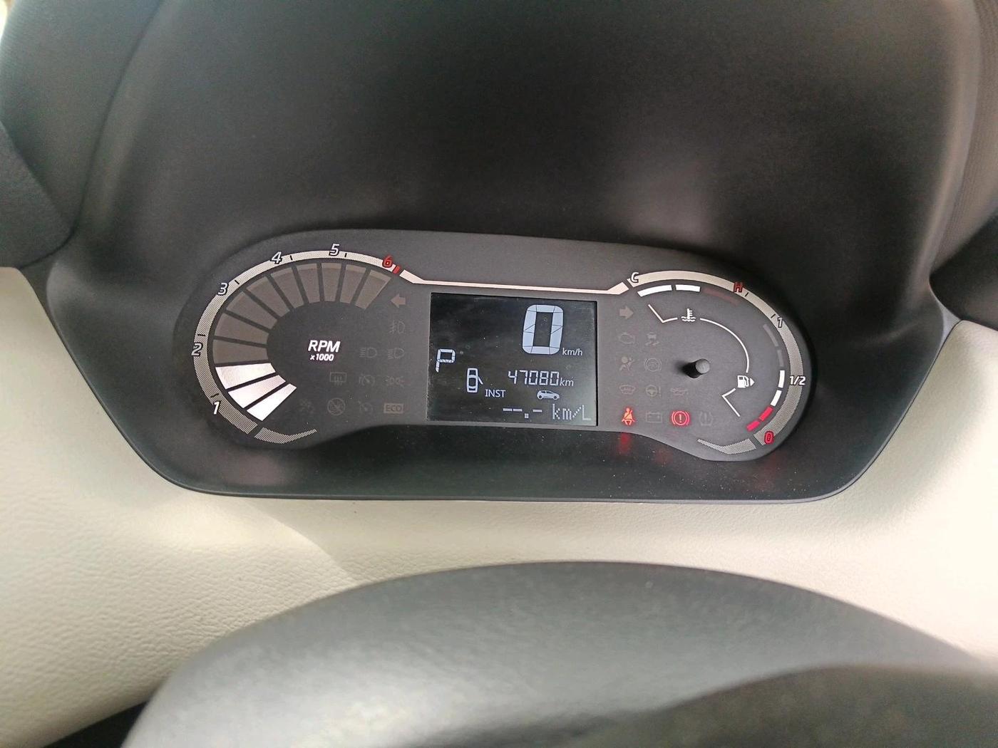2021 Nissan MAGNITE XL TURBO CVT, Petrol, Automatic, 47,080 km, interior