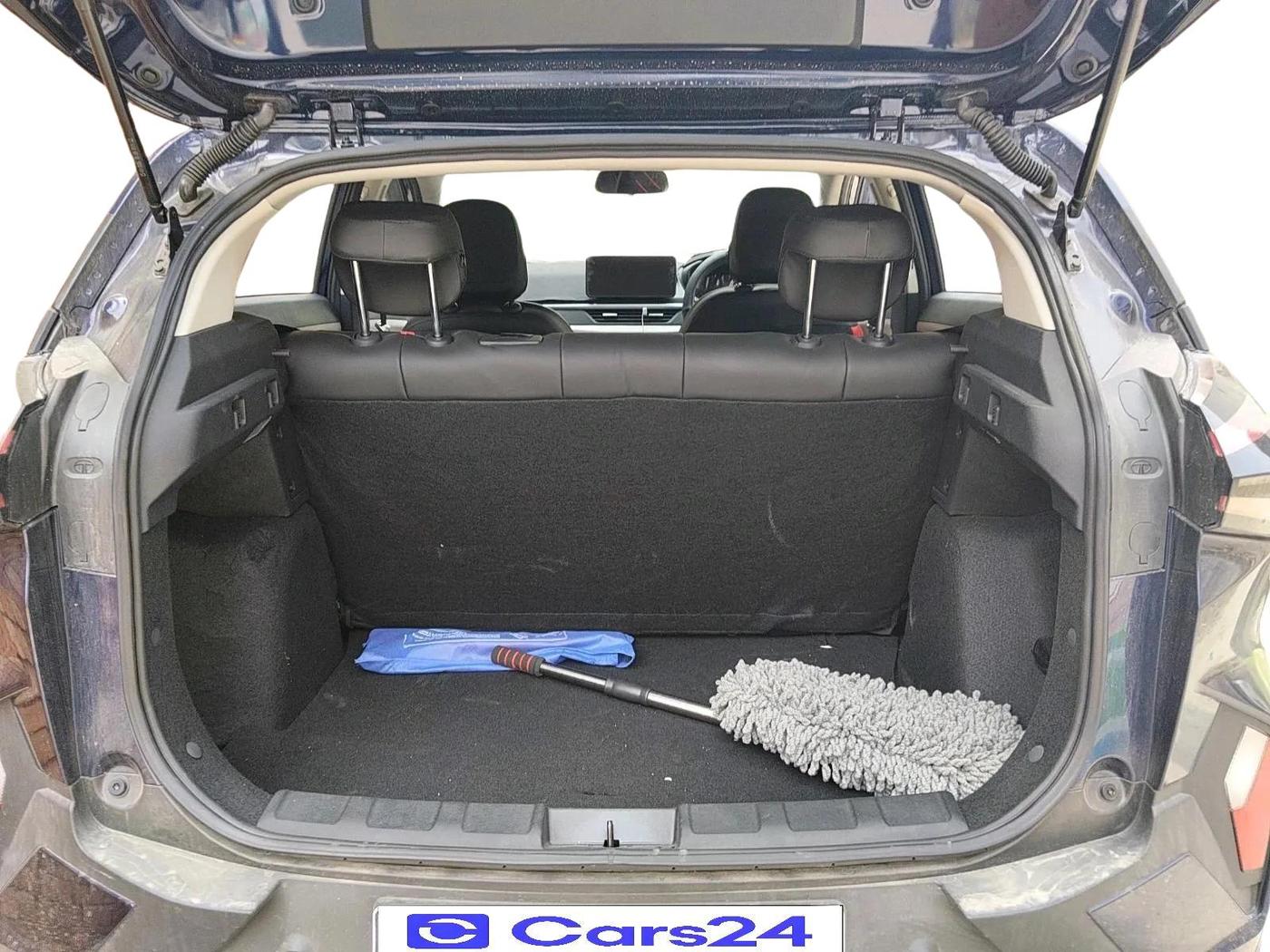 2026 Tata NEXON CREATIVE  AMT 1.2 PETROL, Petrol, Automatic, 1,653 km, exterior