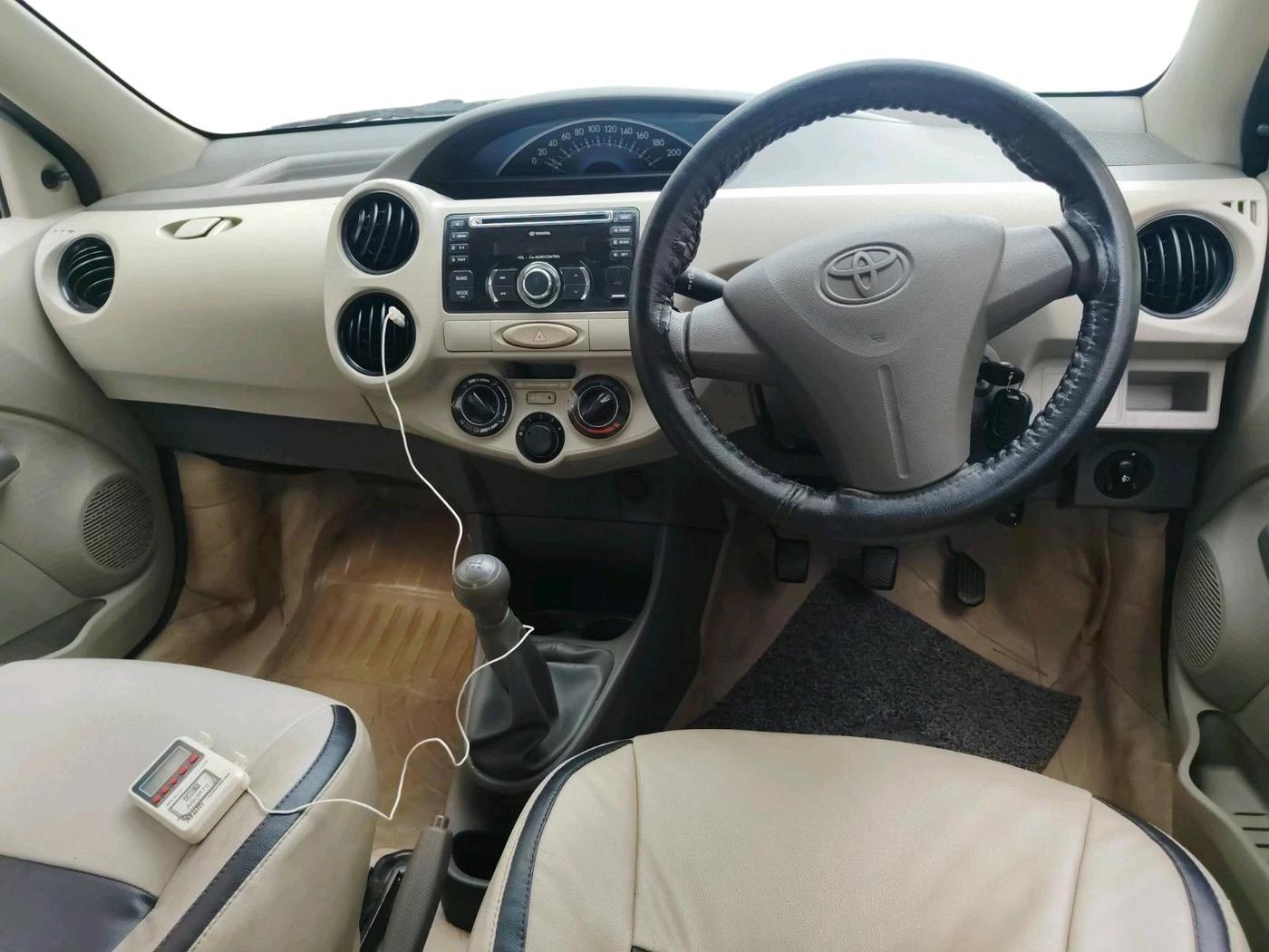 2014 Toyota Etios G, Petrol, Manual, 73,504 km, interior