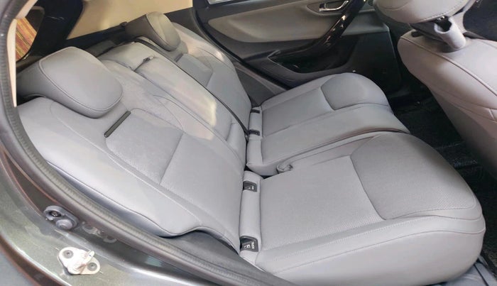 2025 Tata NEXON FEARLESS PLUS S 1.2 REVOTRON 7 DCA DT, Petrol, Automatic, 15,559 km, interior