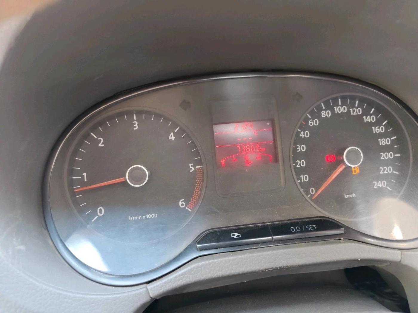 2011 Volkswagen Vento TRENDLINE DIESEL 1.6, Diesel, Manual, 73,669 km, interior