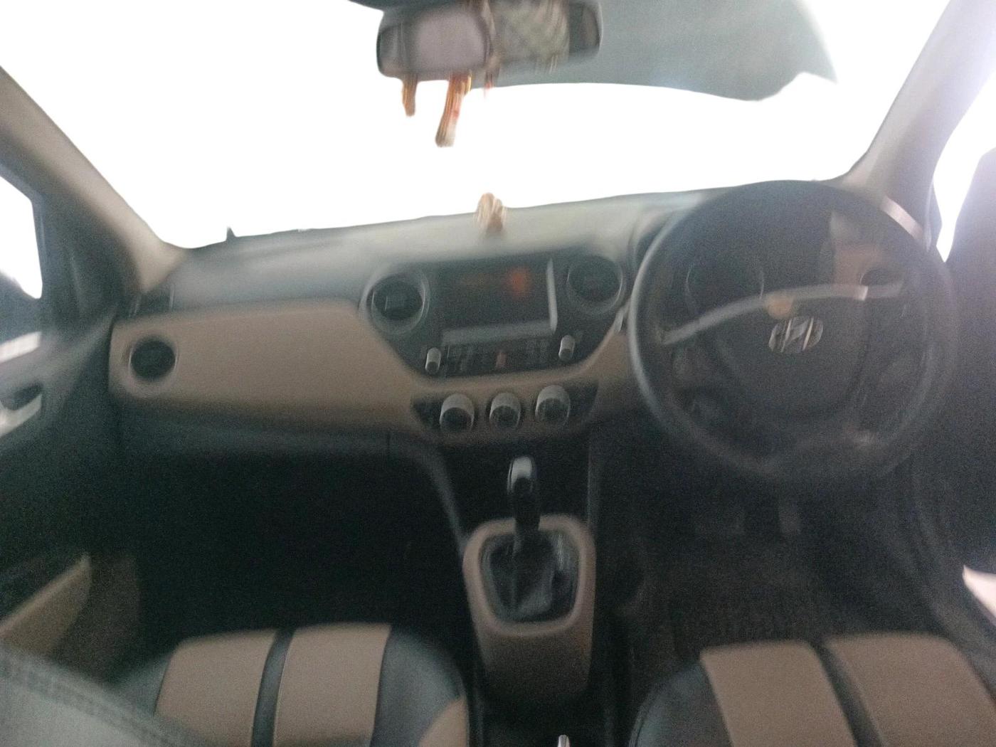 2017 Hyundai Grand i10 SPORTZ (O) AT 1.2 KAPPA VTVT, Petrol, Automatic, 84,878 km, interior