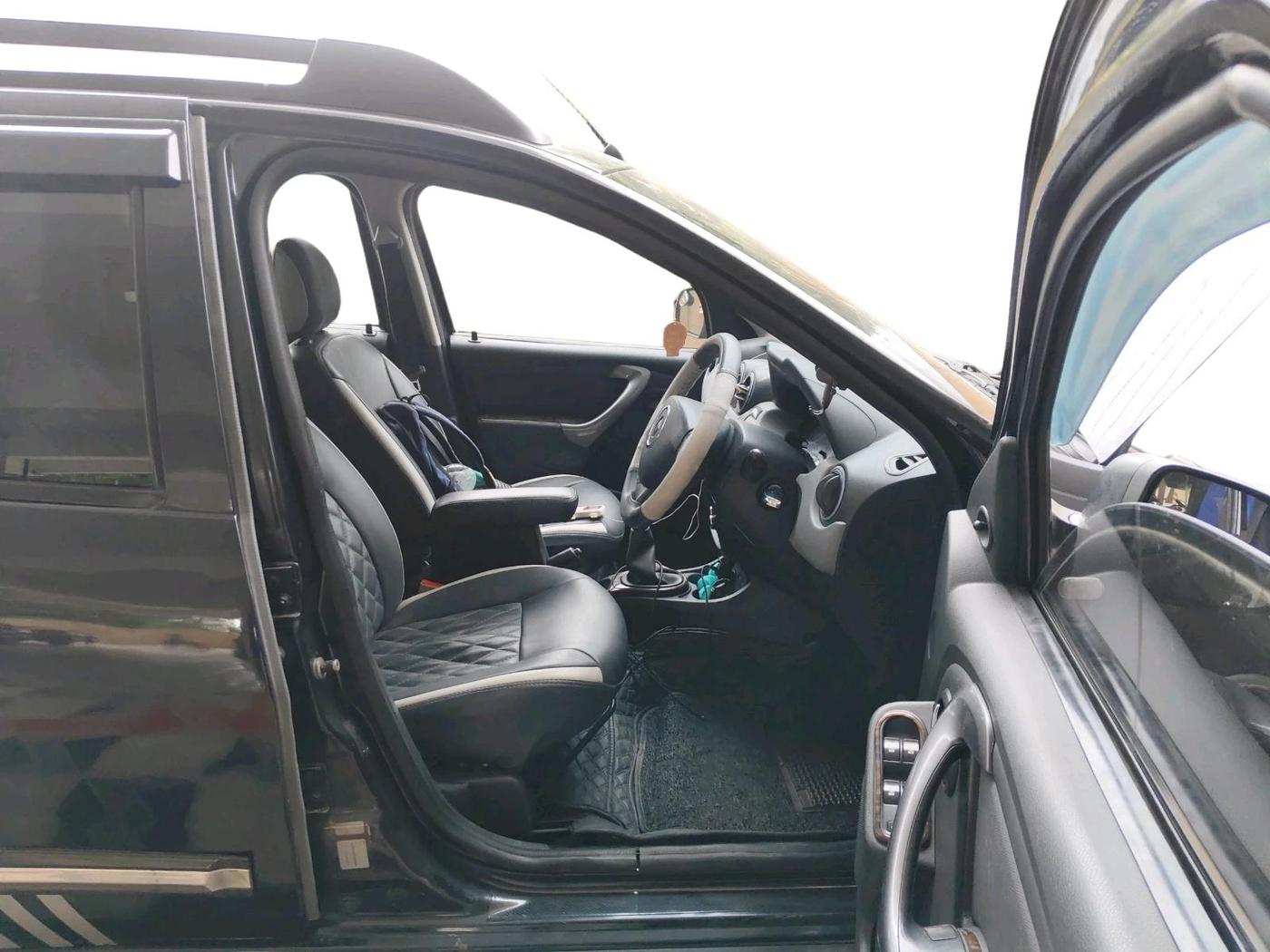 2013 Renault Duster 85 PS RXE DIESEL, Diesel, Manual, 1,54,893 km, interior