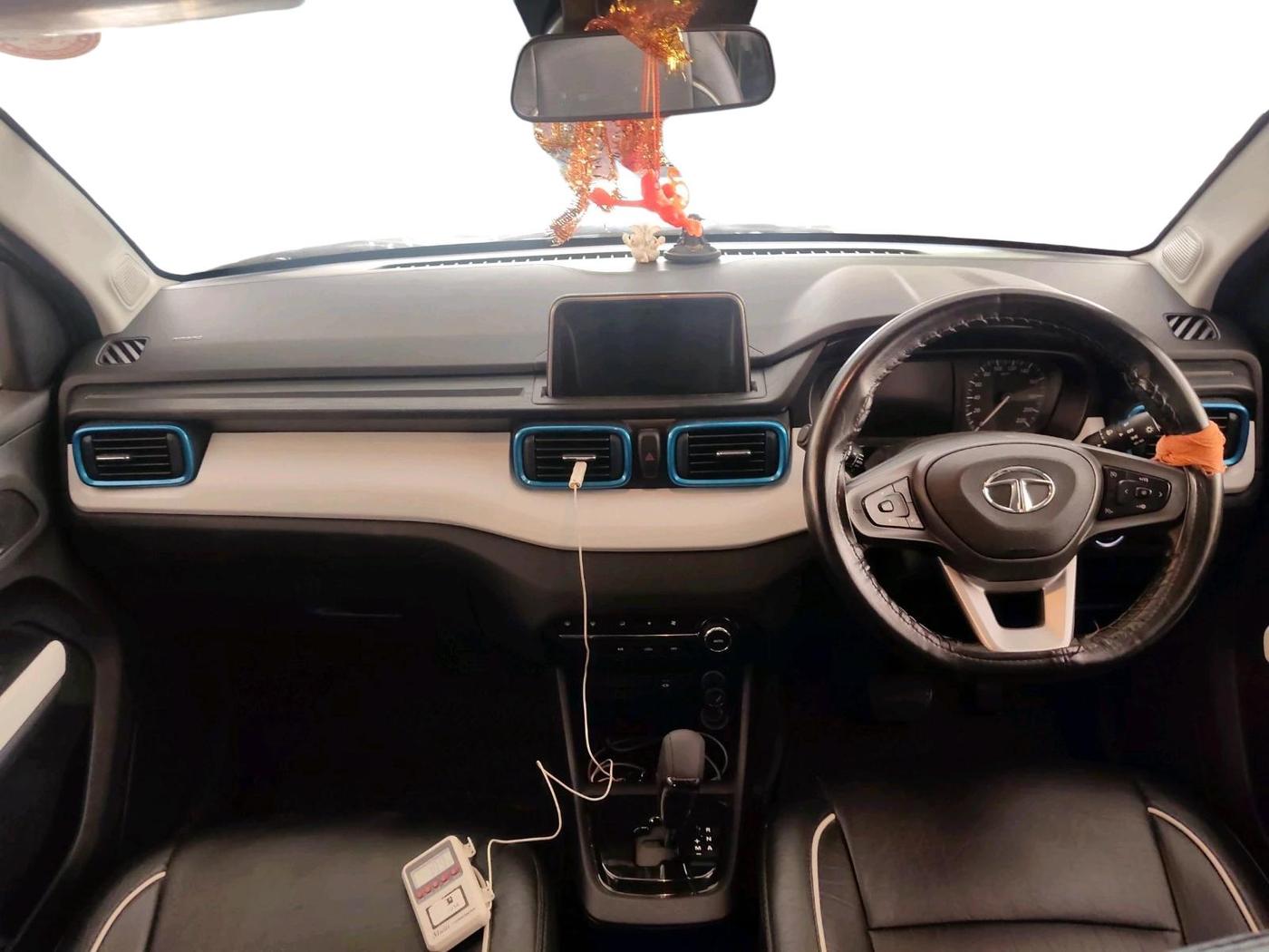 2023 Tata PUNCH CREATIVE AMT 1.2 RTN DUAL TONE, Petrol, Automatic, 18,803 km, interior