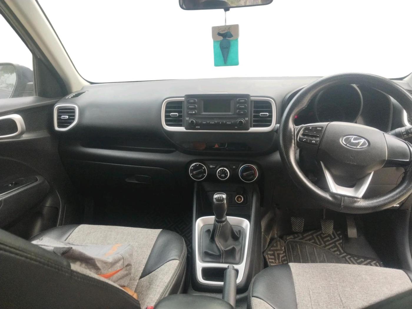 2021 Hyundai VENUE S 1.2, Petrol, Manual, 48,014 km, interior