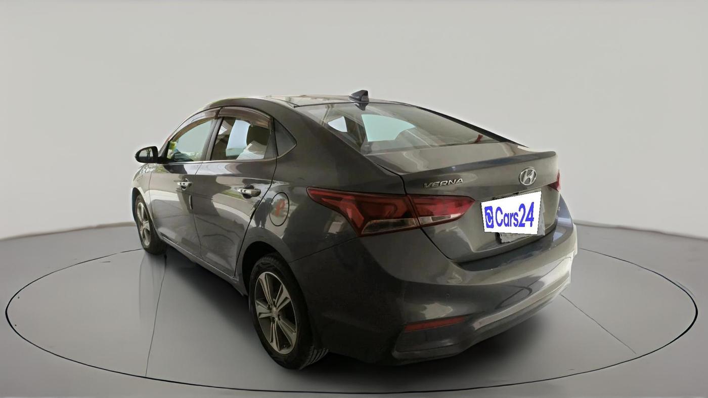 2017 Hyundai Verna 1.6 VTVT SX O, Petrol, Manual, 1,47,498 km, exterior