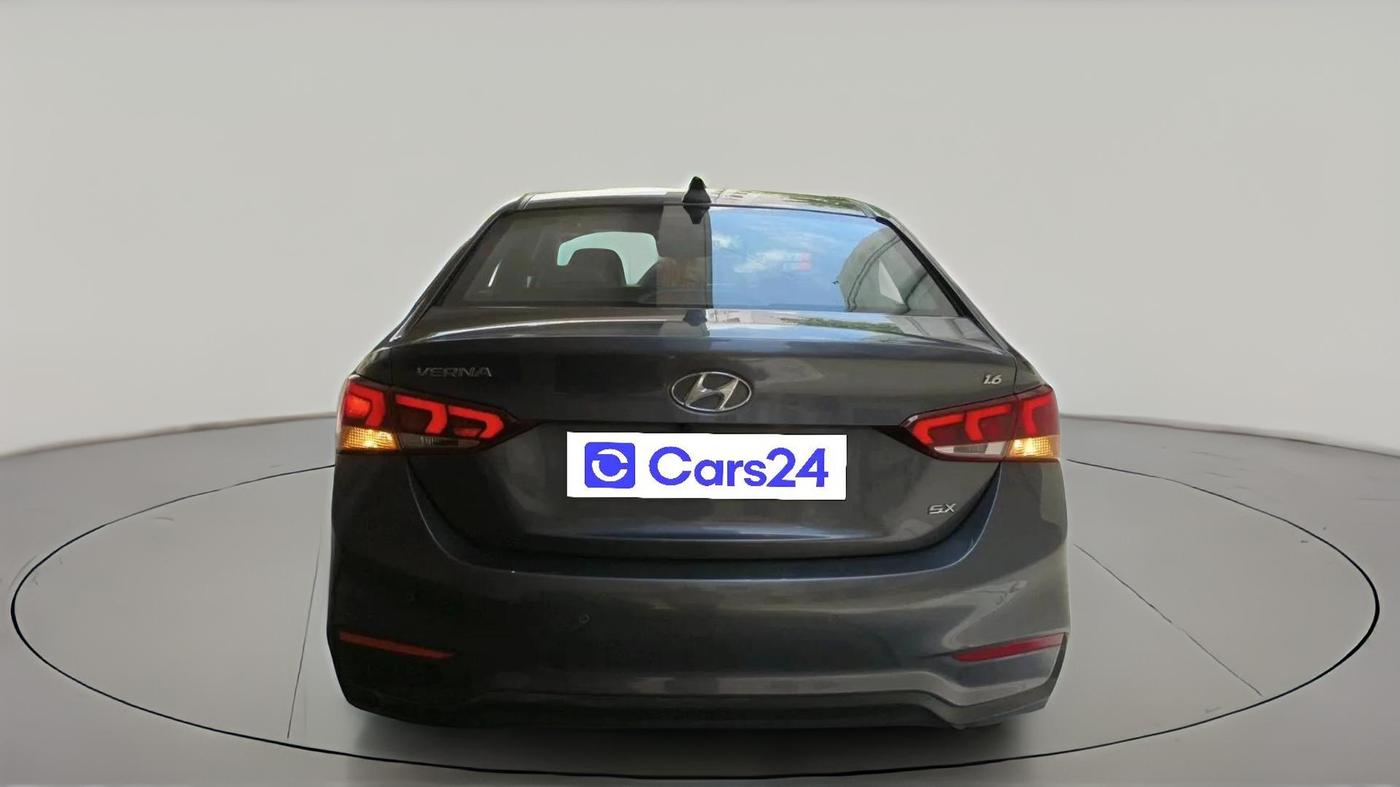 2017 Hyundai Verna 1.6 VTVT SX O, Petrol, Manual, 1,47,498 km, exterior