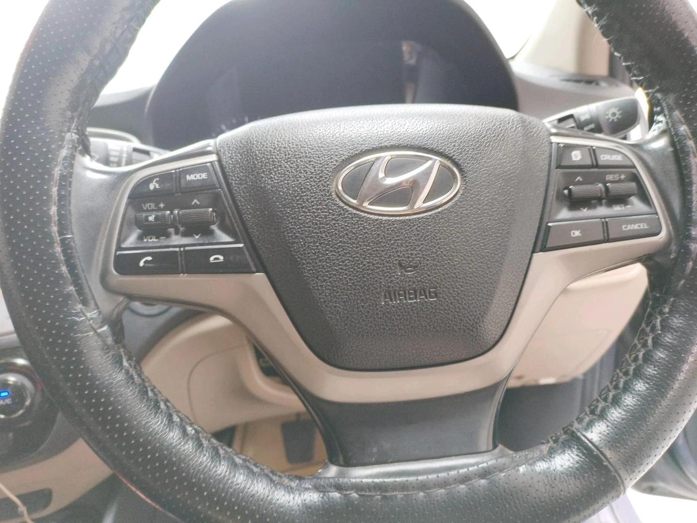 2017 Hyundai Verna 1.6 VTVT SX O, Petrol, Manual, 1,47,498 km, interior