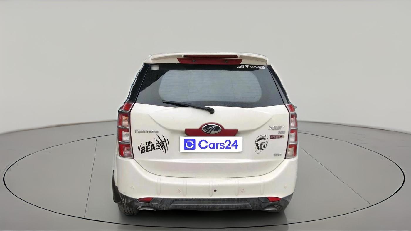 2014 Mahindra XUV500 W8, Diesel, Manual, 1,62,707 km, exterior