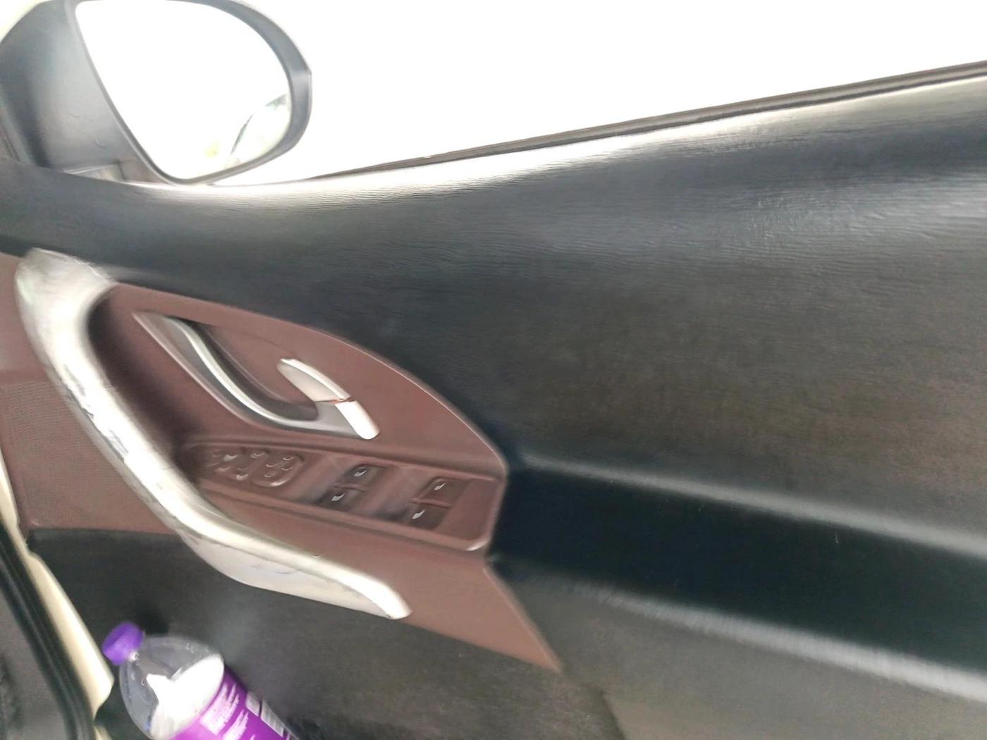2014 Mahindra XUV500 W8, Diesel, Manual, 1,62,707 km, interior