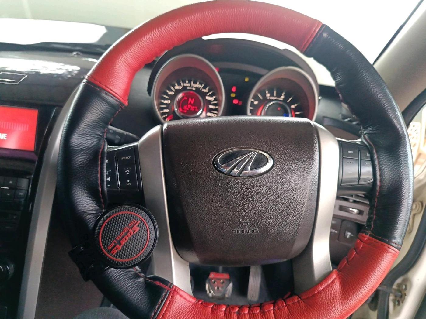 2014 Mahindra XUV500 W8, Diesel, Manual, 1,62,707 km, interior