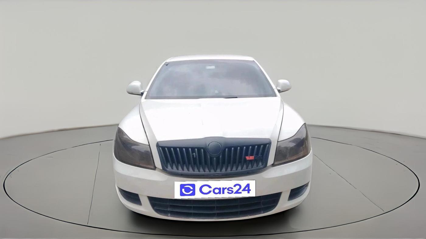 2011 Skoda Laura ACTIVE 1.8 TSI, Petrol, Manual, 1,02,416 km, exterior