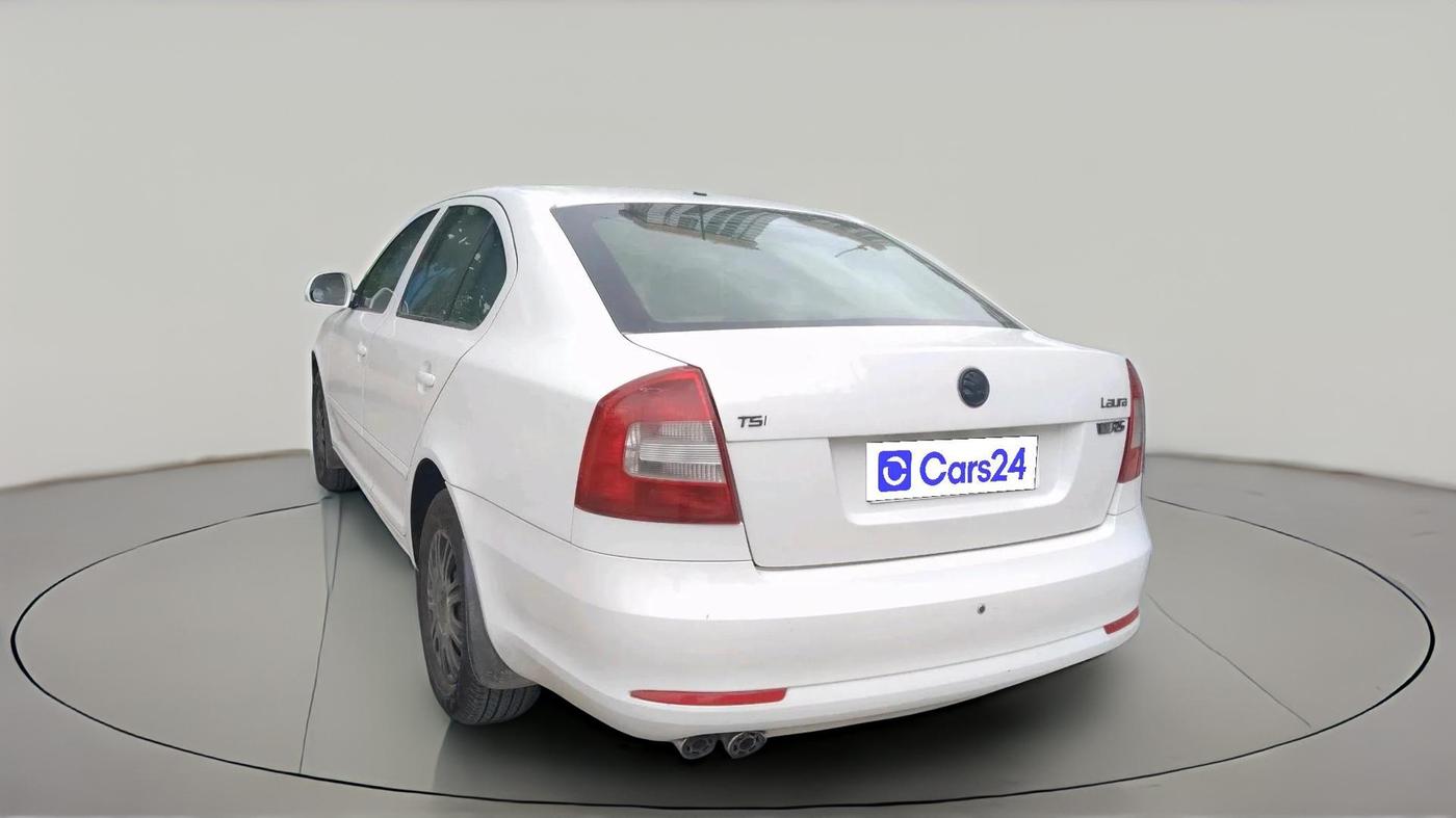 2011 Skoda Laura ACTIVE 1.8 TSI, Petrol, Manual, 1,02,416 km, exterior