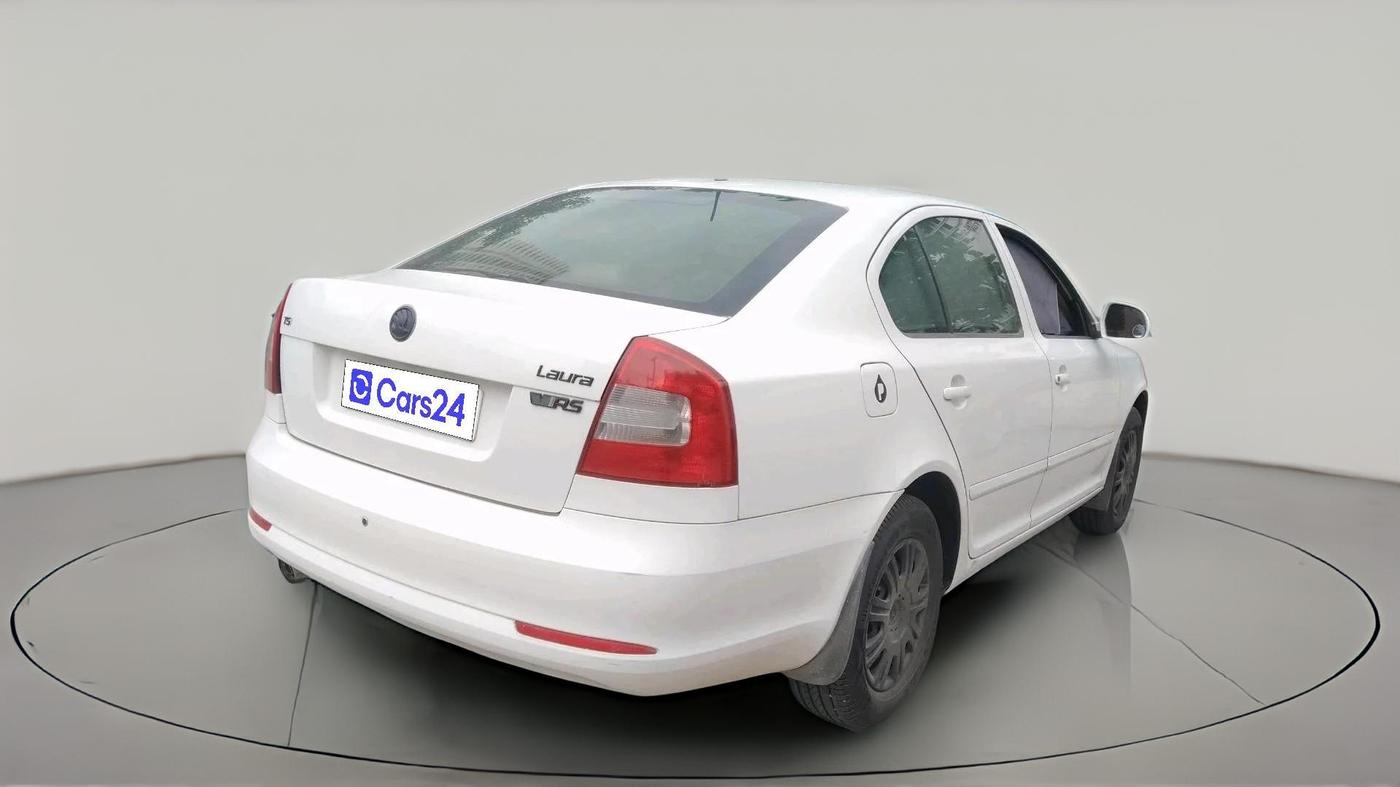 2011 Skoda Laura ACTIVE 1.8 TSI, Petrol, Manual, 1,02,416 km, exterior