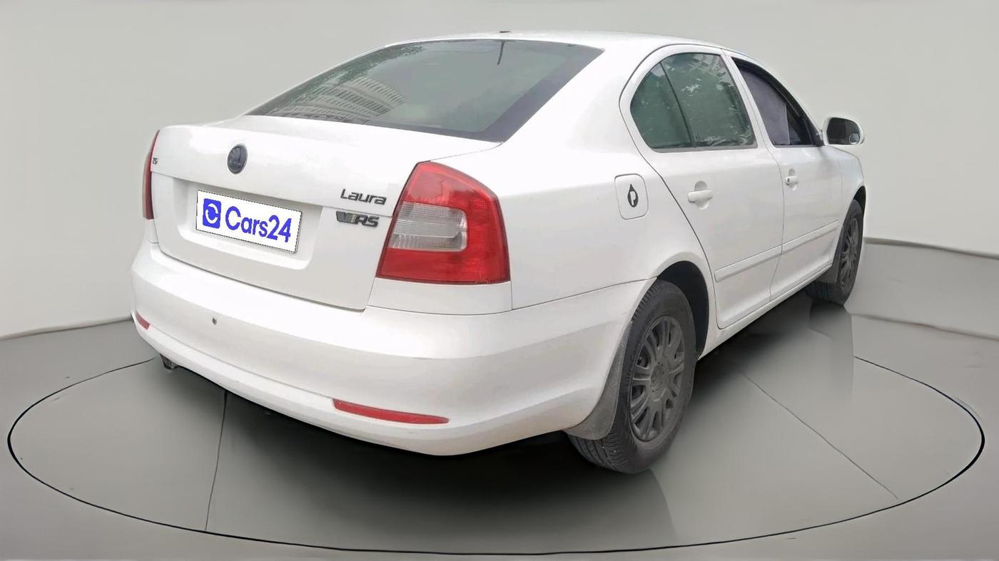 2011 Skoda Laura ACTIVE 1.8 TSI, Petrol, Manual, 1,02,416 km, exterior