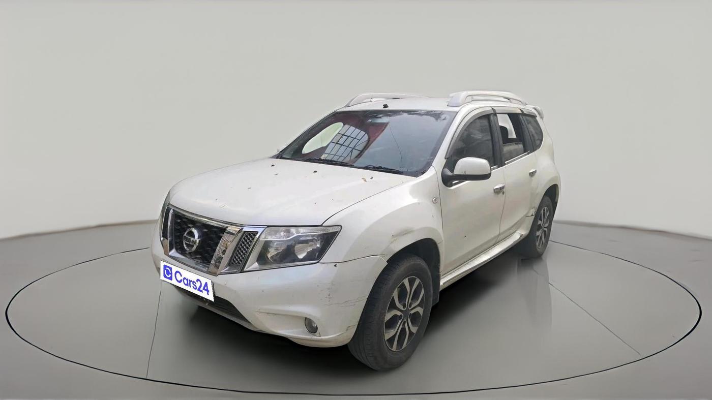 2014 Nissan Terrano XV D THP PREMIUM 110 PS, Diesel, Manual, 2,10,905 km, exterior