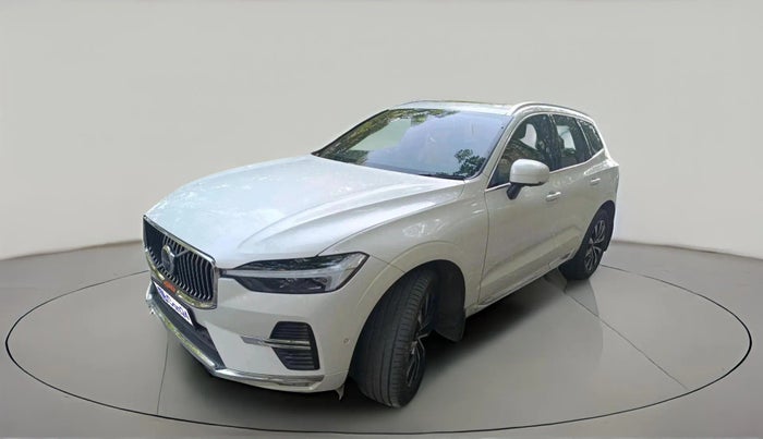 2024 Volvo XC 60 B5 Ultra, Petrol, Automatic, 9,450 km, exterior