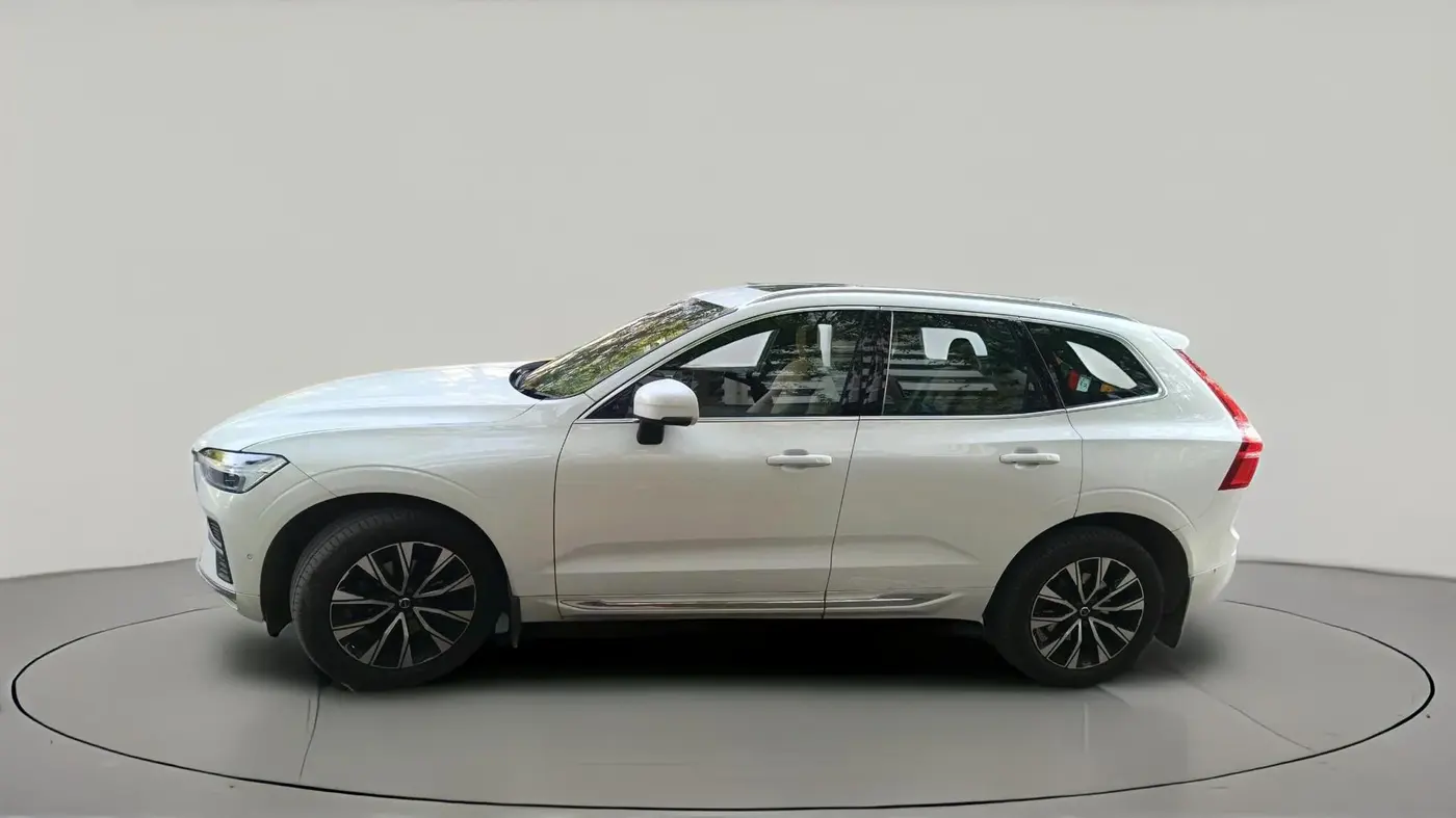 2024 Volvo XC 60 B5 Ultra, Petrol, Automatic, 9,450 km, exterior