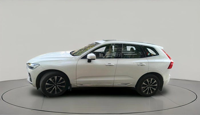 2024 Volvo XC 60 B5 Ultra, Petrol, Automatic, 9,450 km, exterior