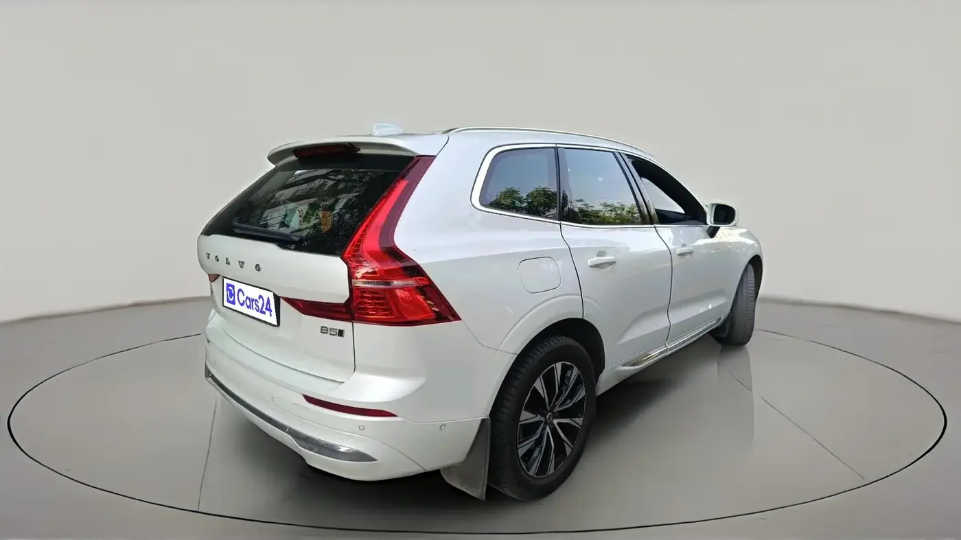 2024 Volvo XC 60 B5 Ultra, Petrol, Automatic, 9,450 km, exterior