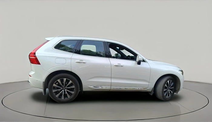 2024 Volvo XC 60 B5 Ultra, Petrol, Automatic, 9,450 km, exterior