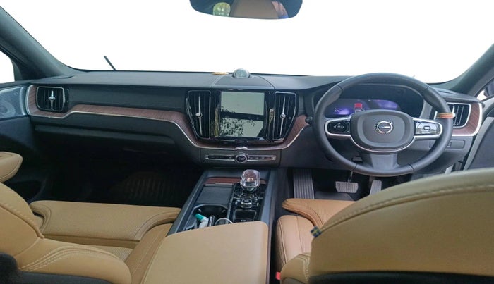 2024 Volvo XC 60 B5 Ultra, Petrol, Automatic, 9,450 km, interior
