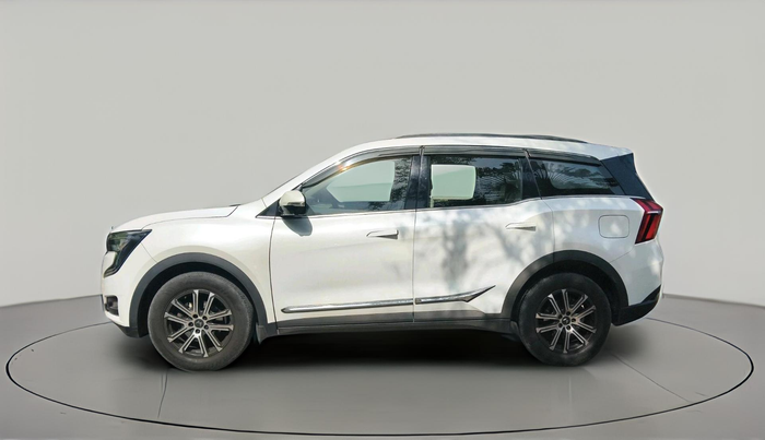 2022 Mahindra XUV700 AX 7 LUXURY D AT 7 STR, Diesel, Automatic, 75,795 km, exterior