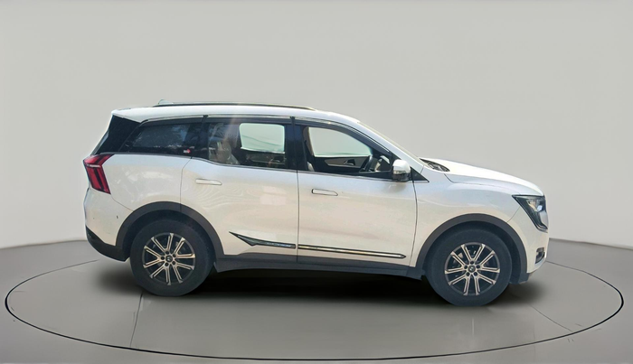 2022 Mahindra XUV700 AX 7 LUXURY D AT 7 STR, Diesel, Automatic, 75,795 km, exterior