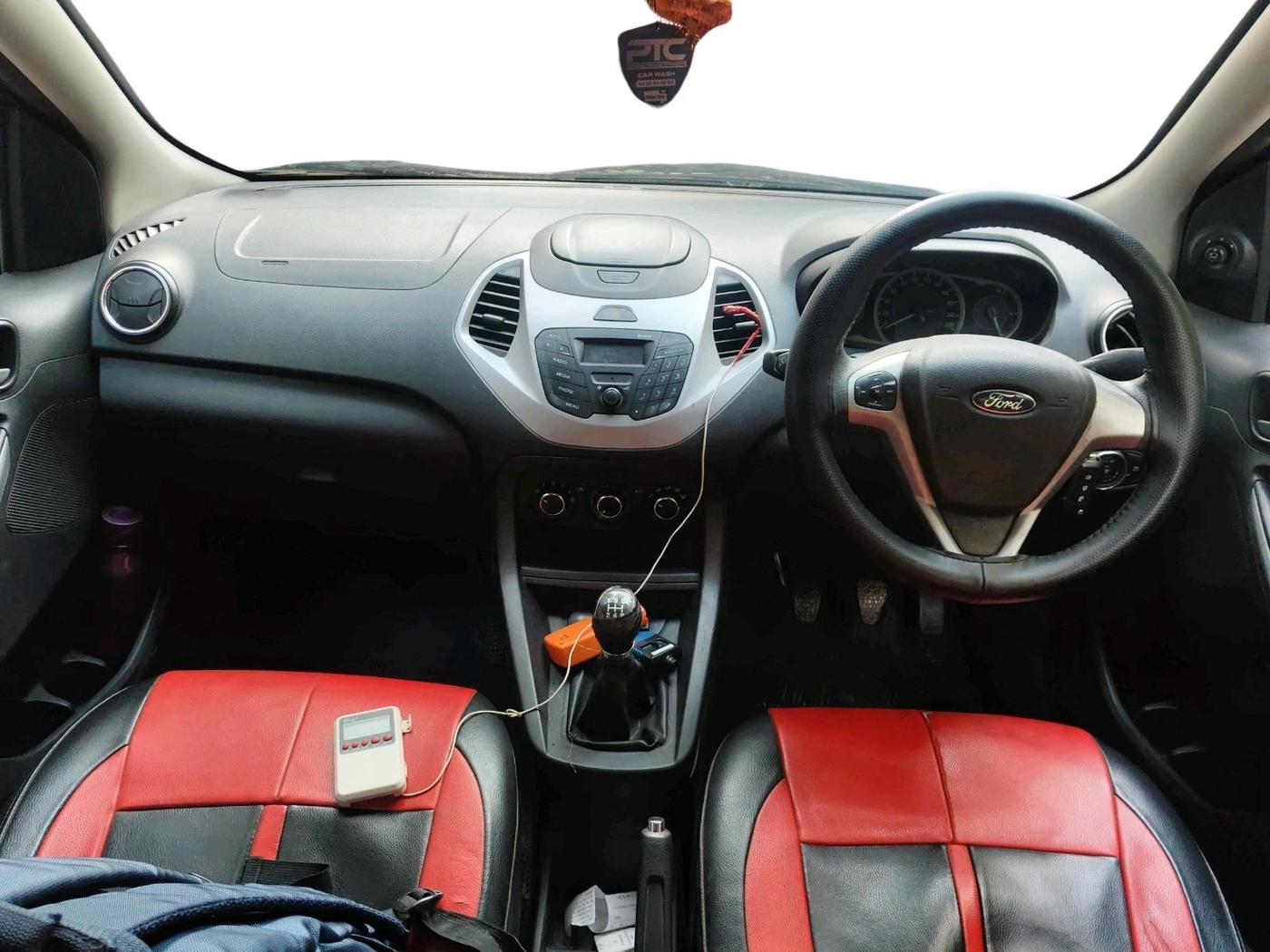 2015 Ford New Figo TREND 1.5L DIESEL, Diesel, Manual, 1,02,395 km, interior